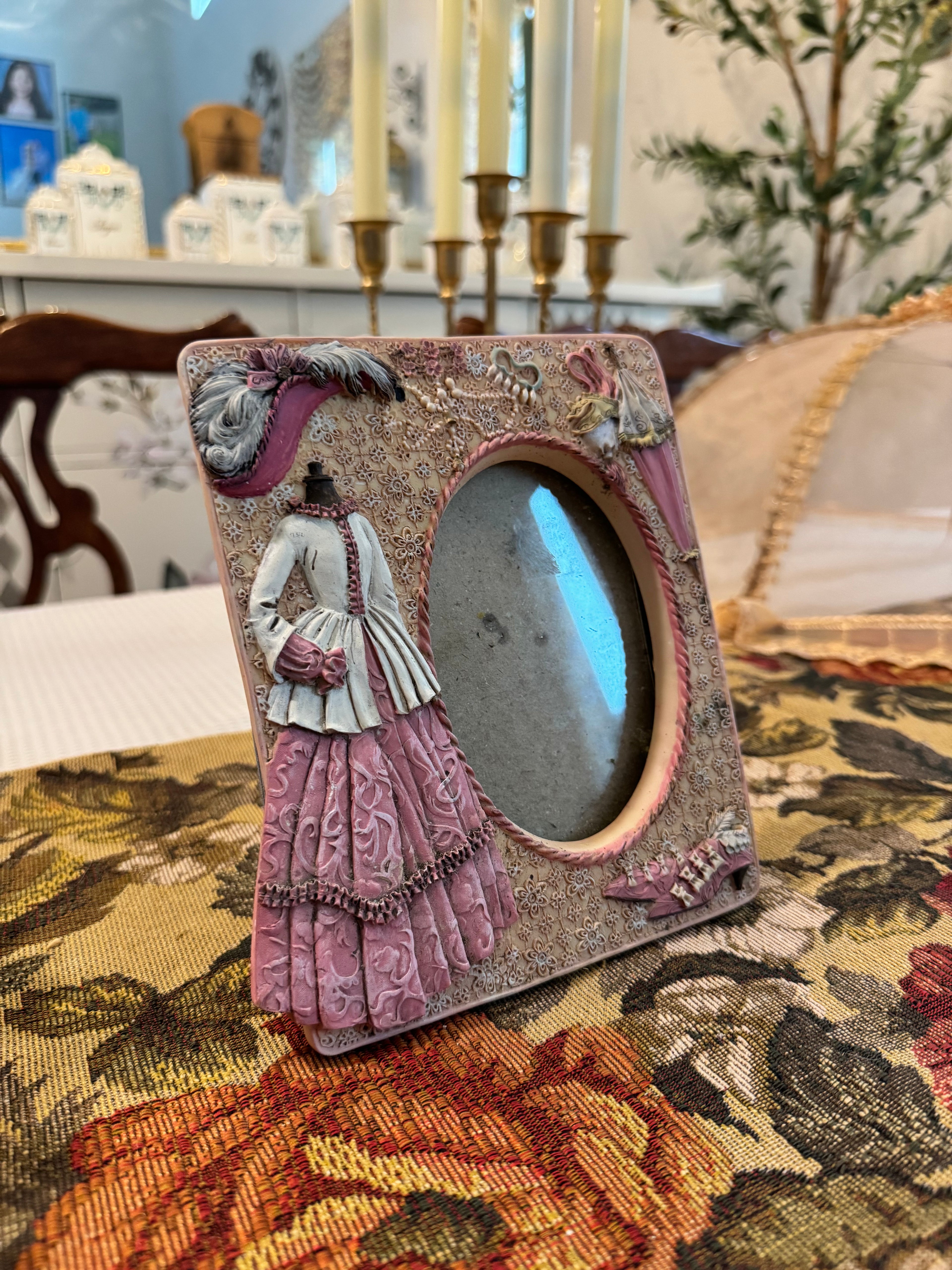 Vintage Victorian style picture frame
