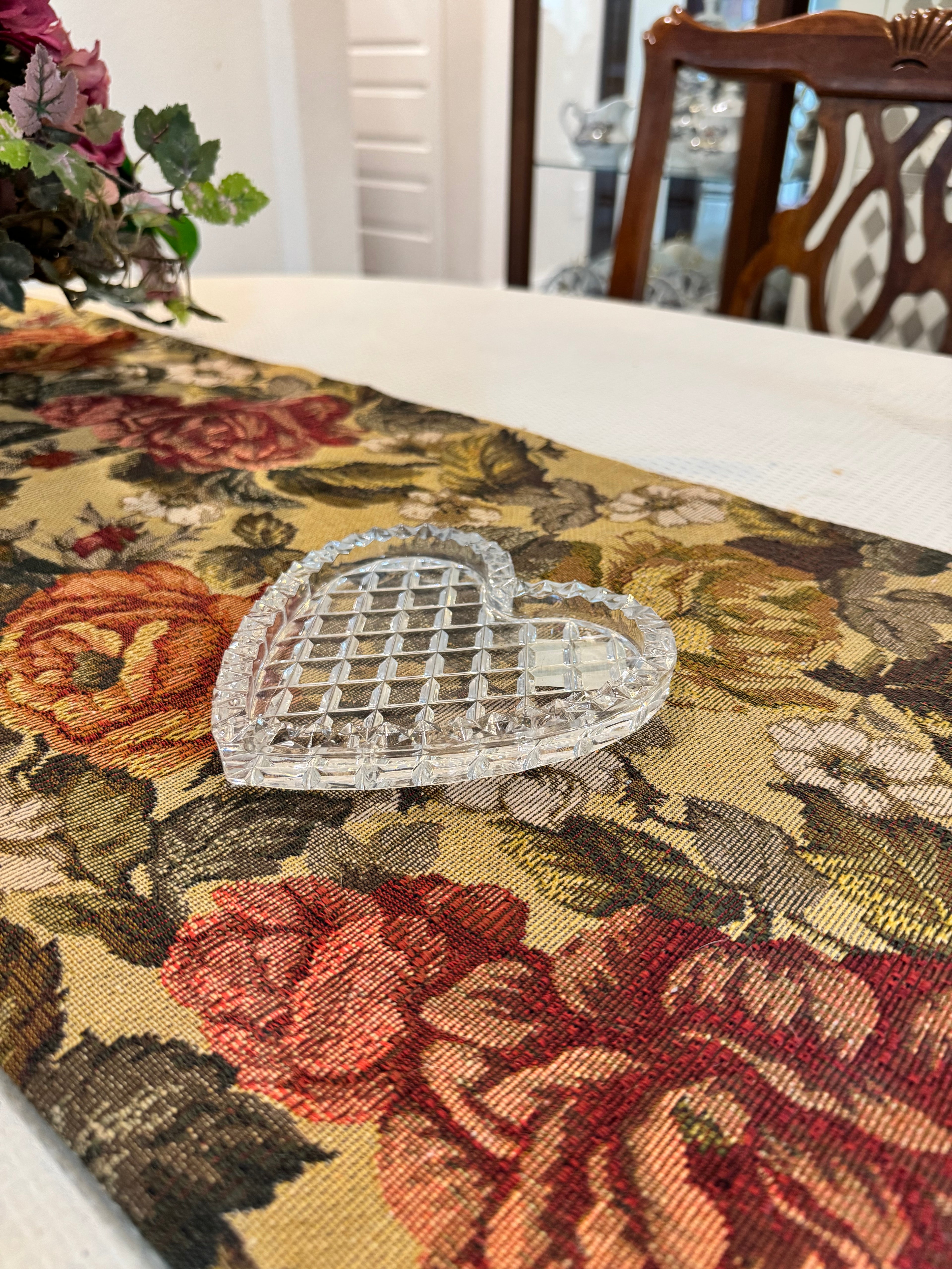 Heart-shaped crystal trinket dish