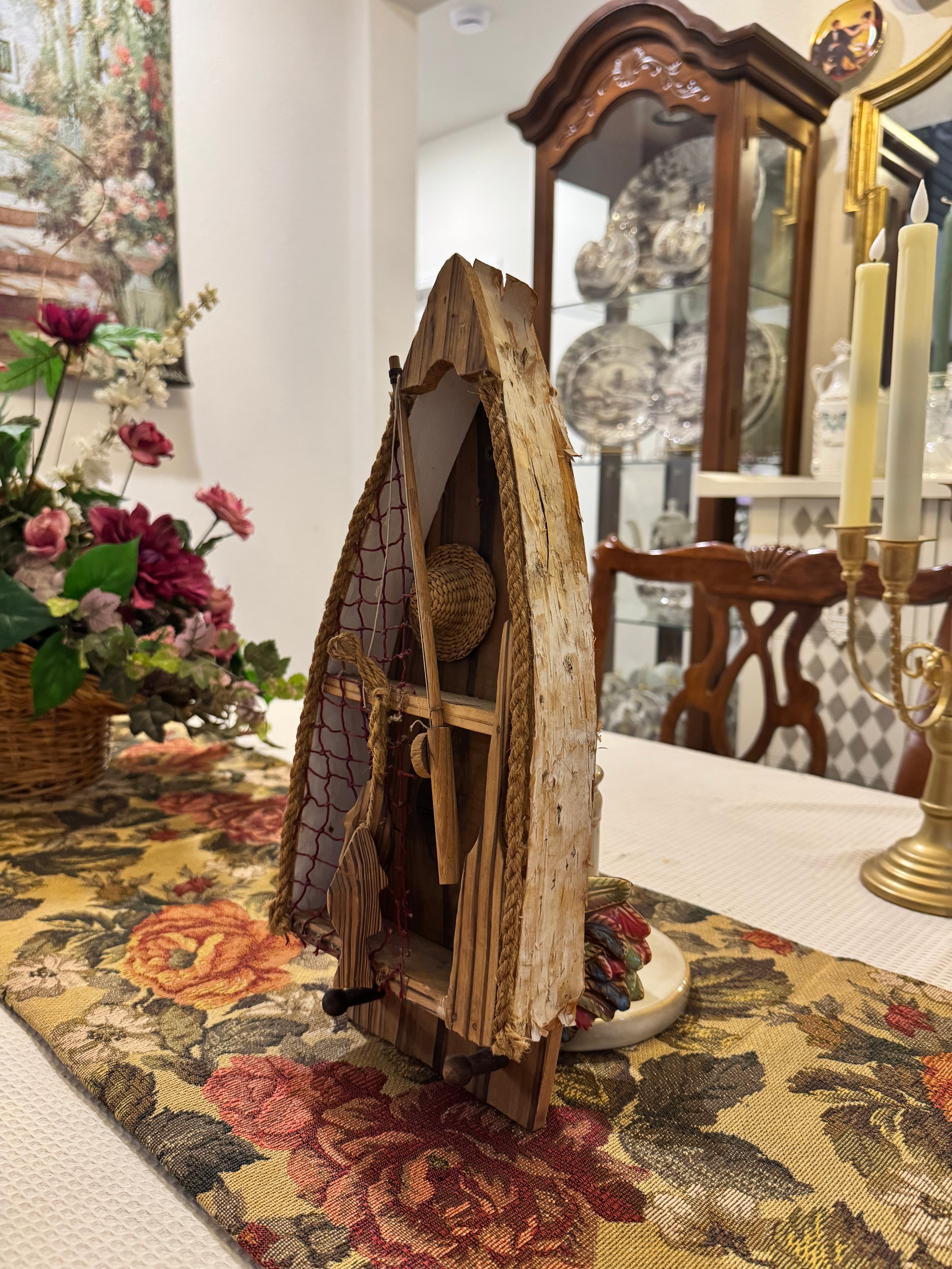 Decorative tabletop or wall-mounted boat figurine