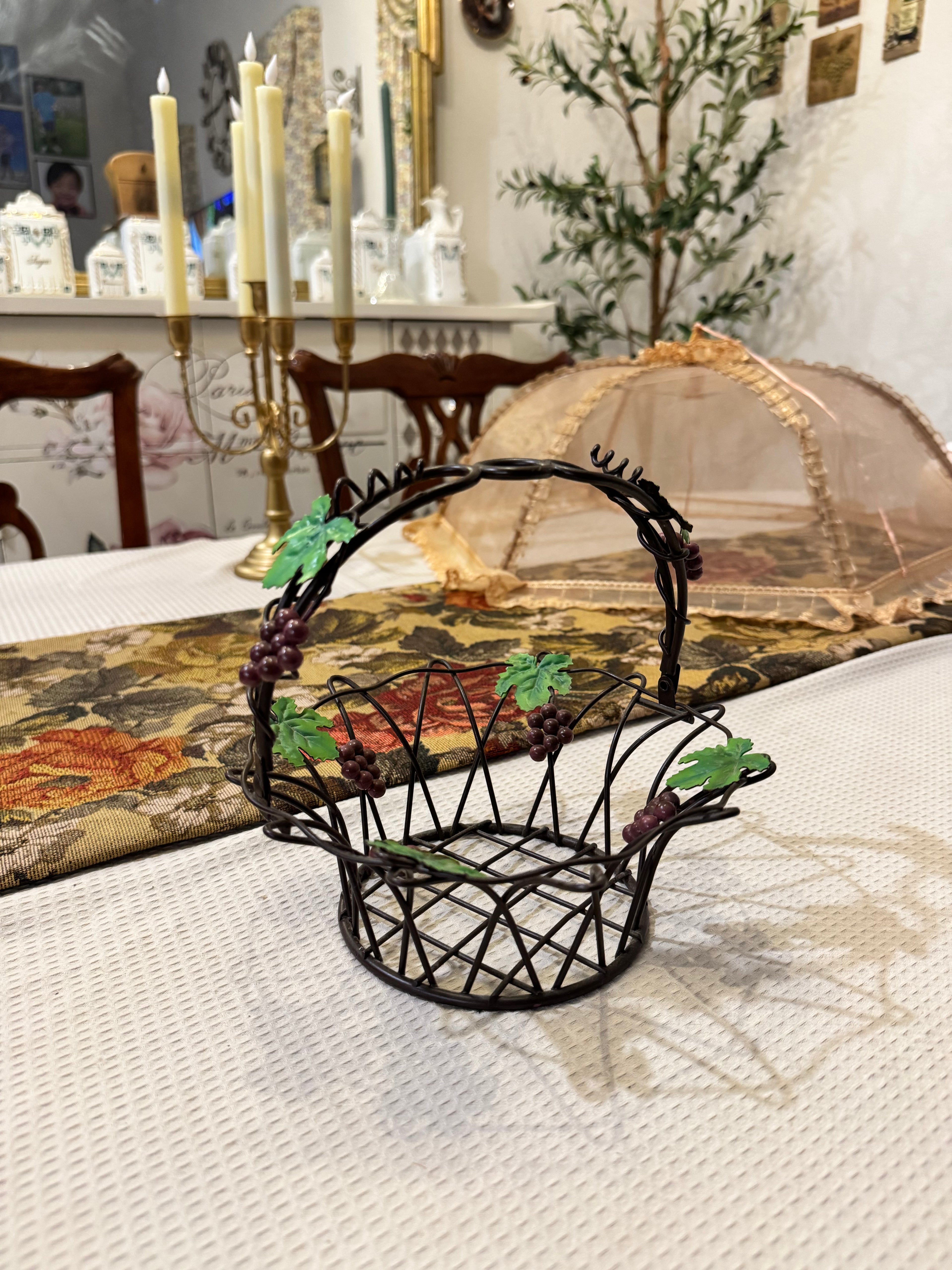 Decorative wire basket