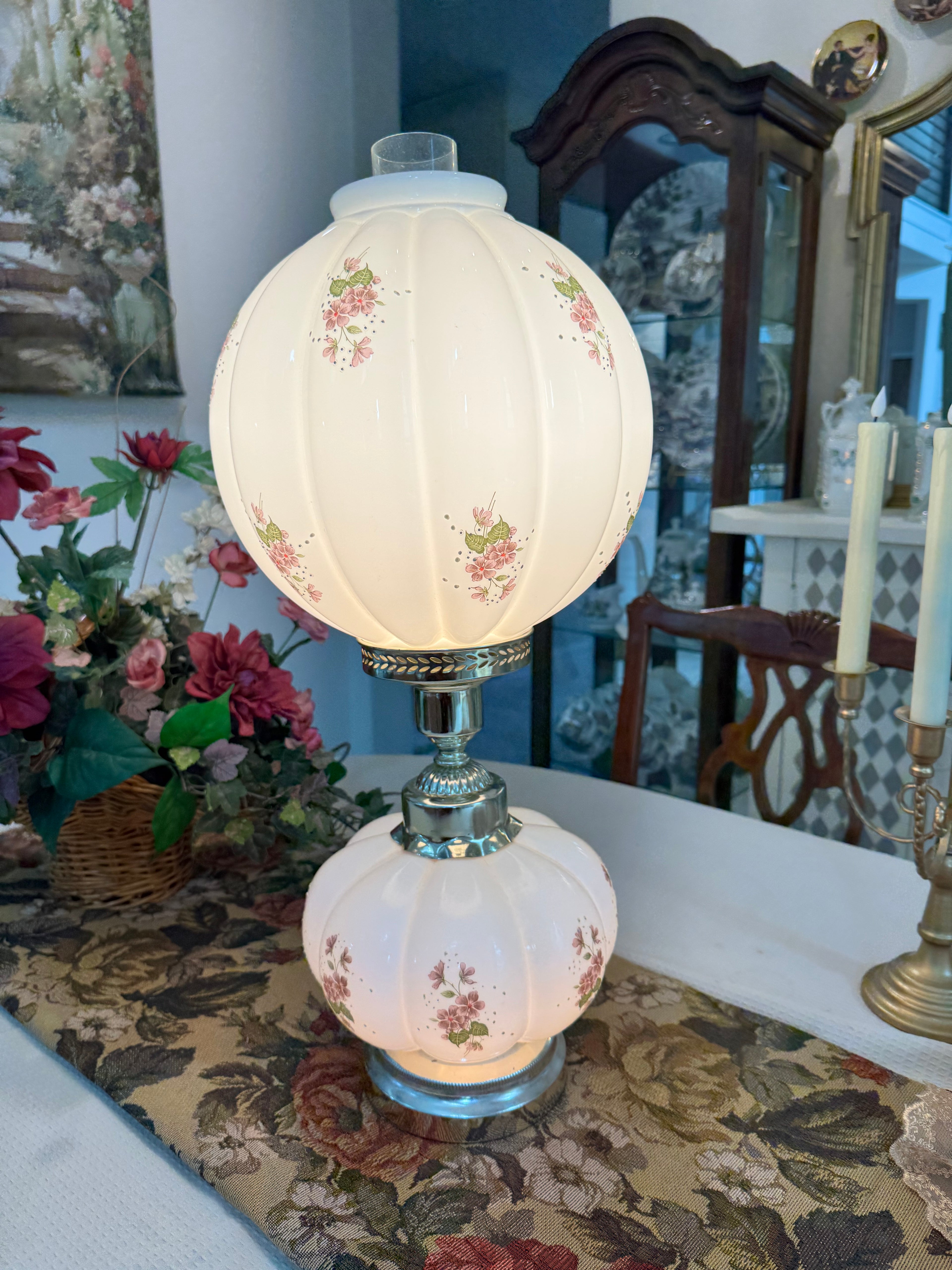 Double globe vintage "Gone with the Wind" style parlor lamp