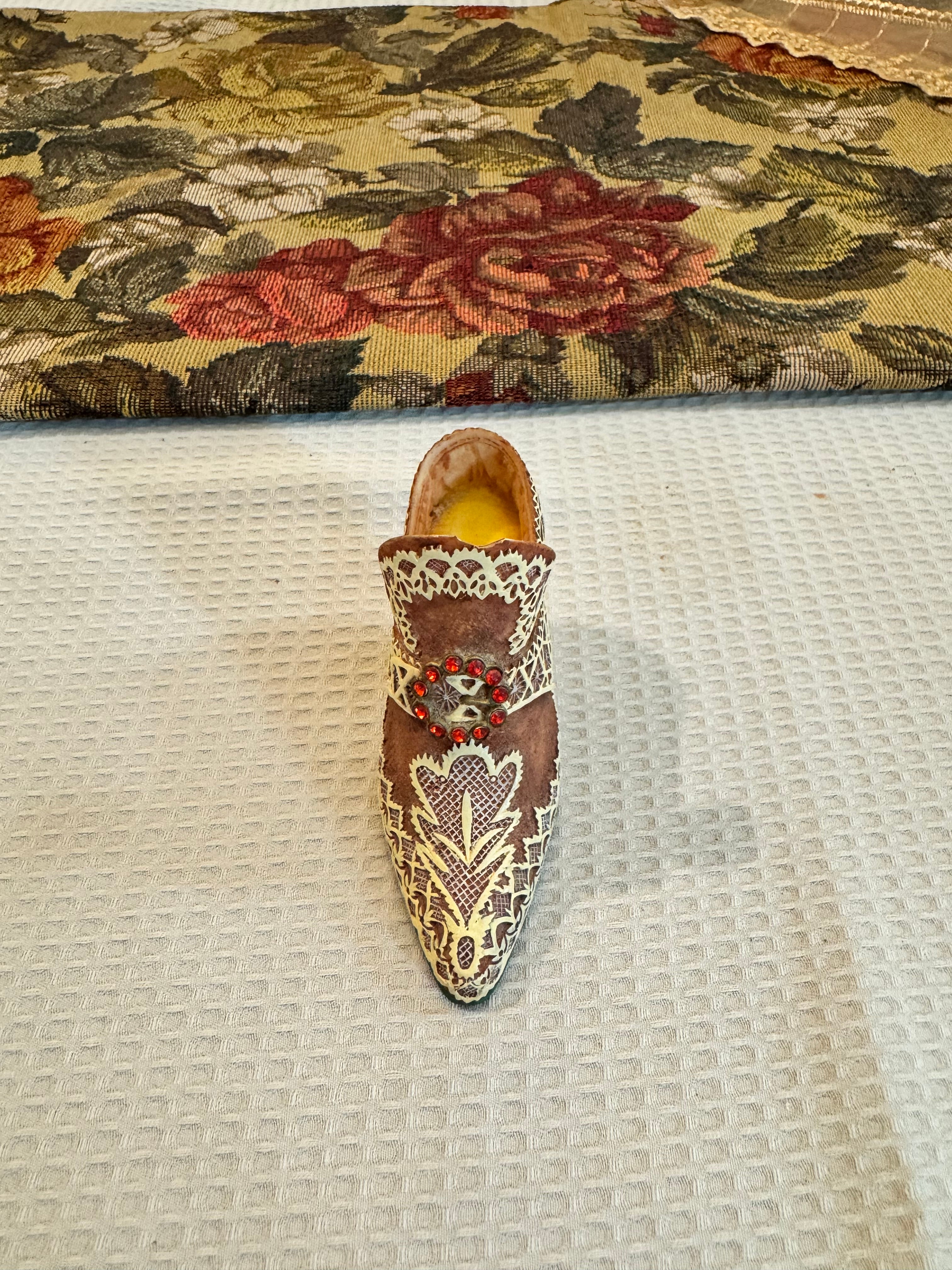 Collectible miniature shoe figurines