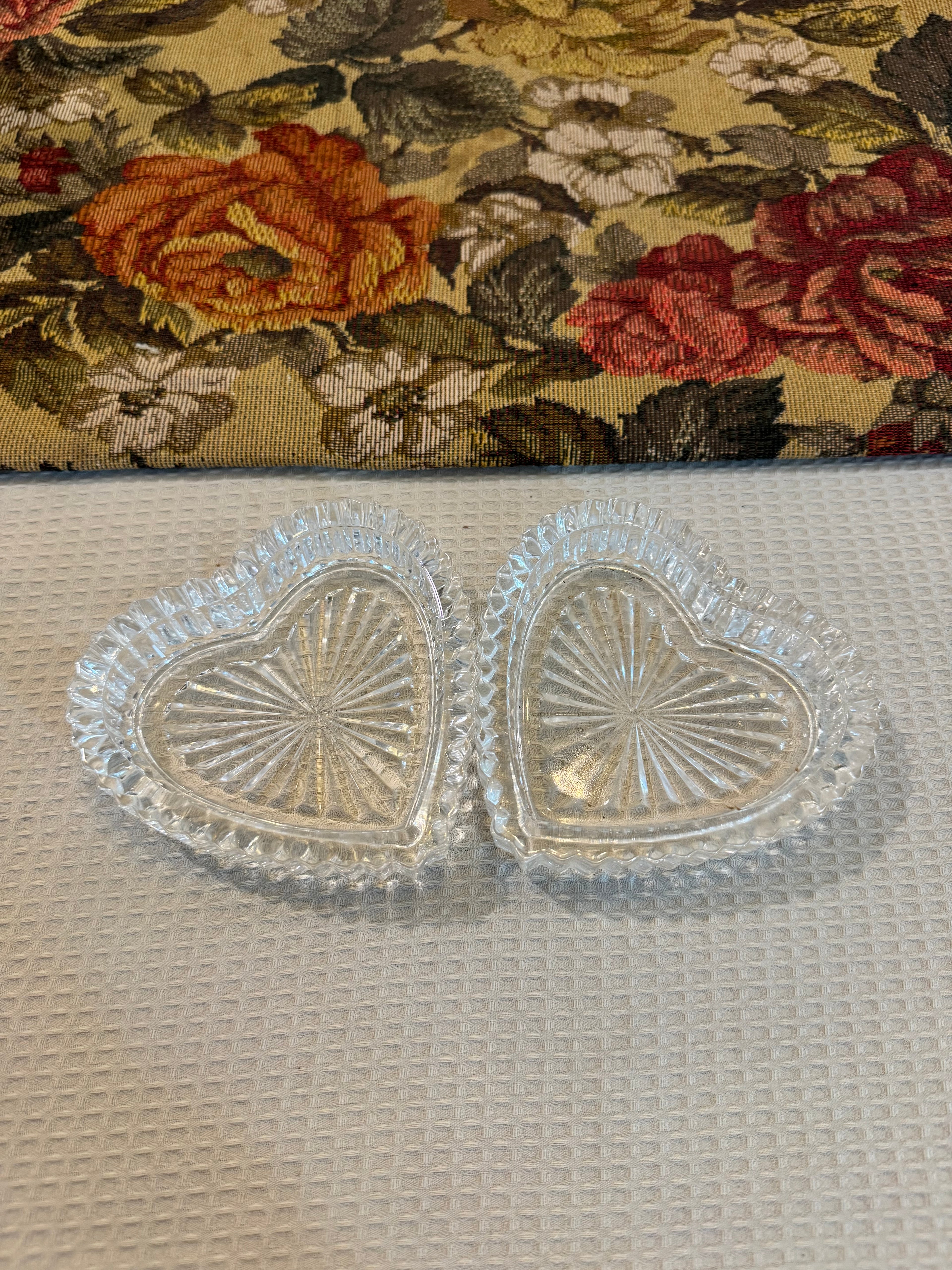 A pair of vintage lead crystal heart-shaped trinket dishes