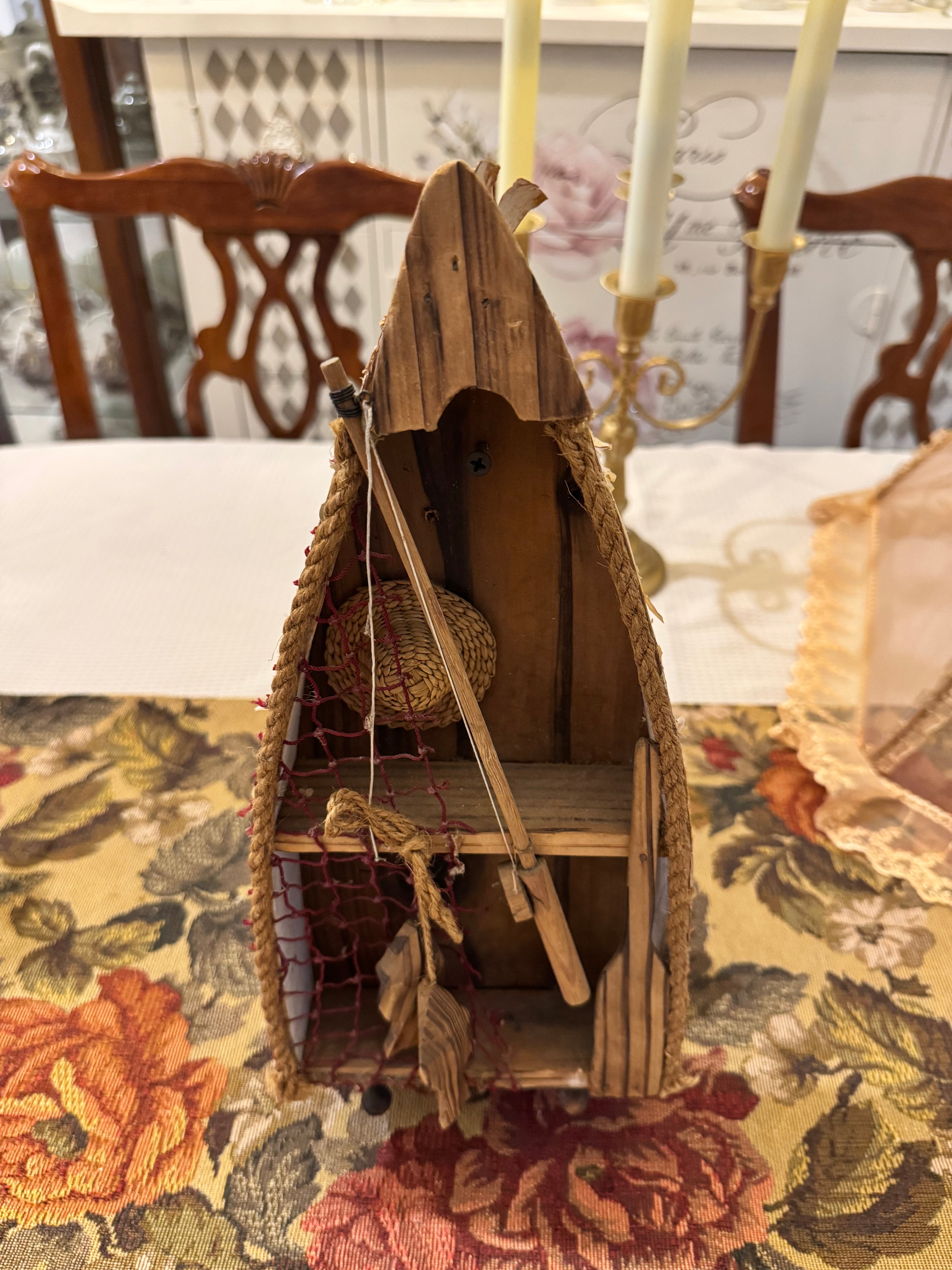 Decorative tabletop or wall-mounted boat figurine