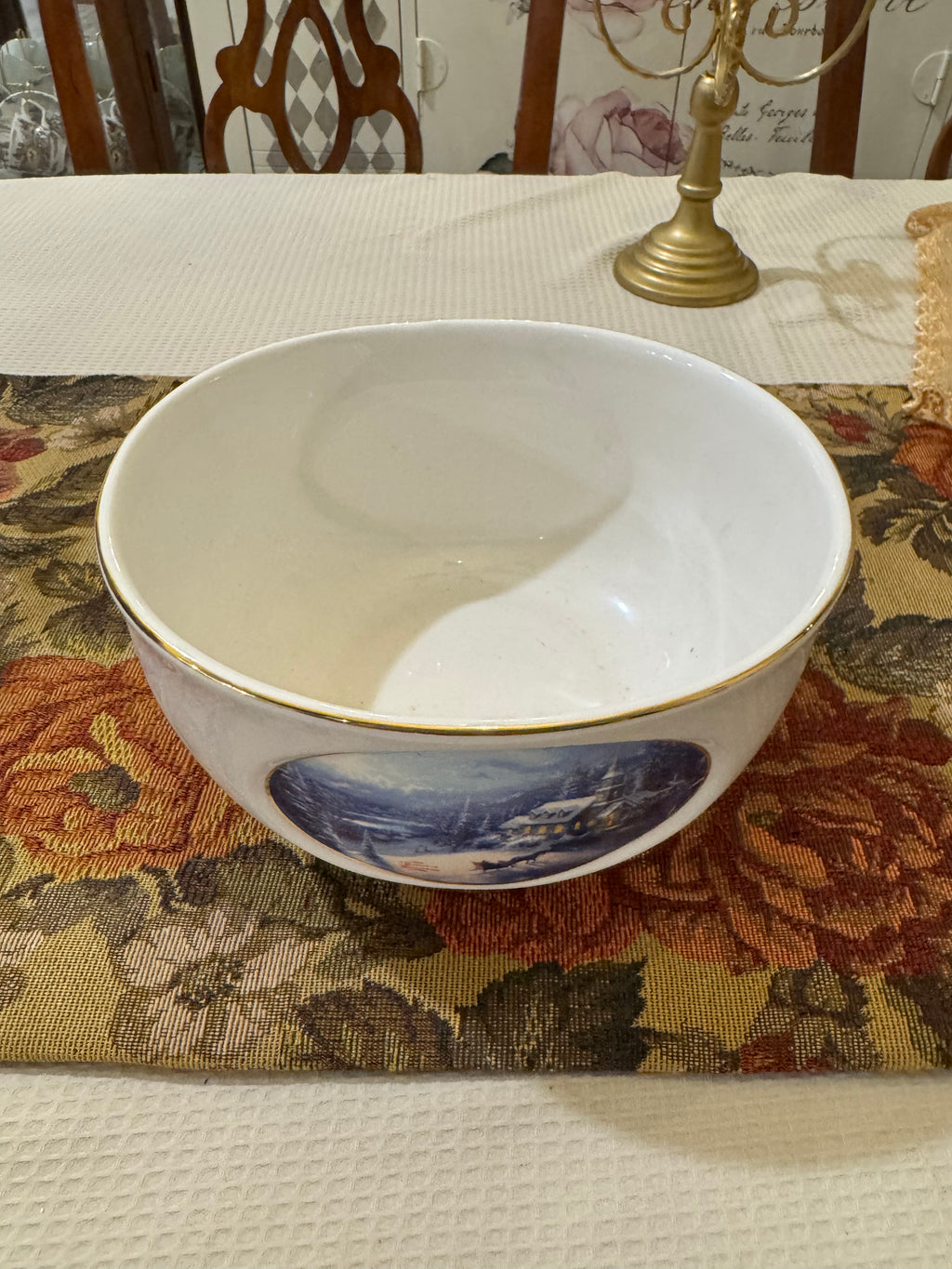 Decorative porcelain bowl