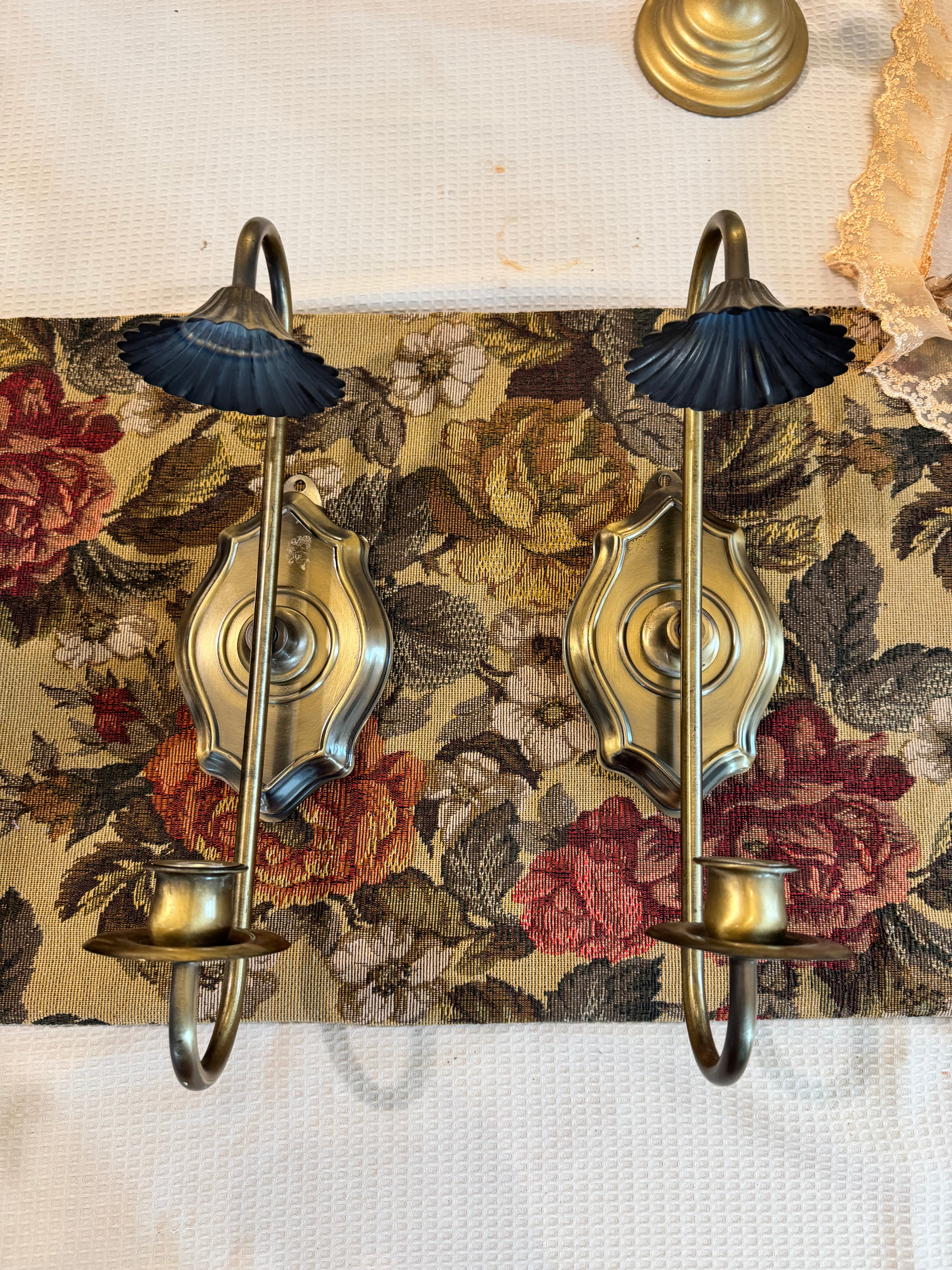 A pair of vintage MCM Homco brass hold metal wall sconce