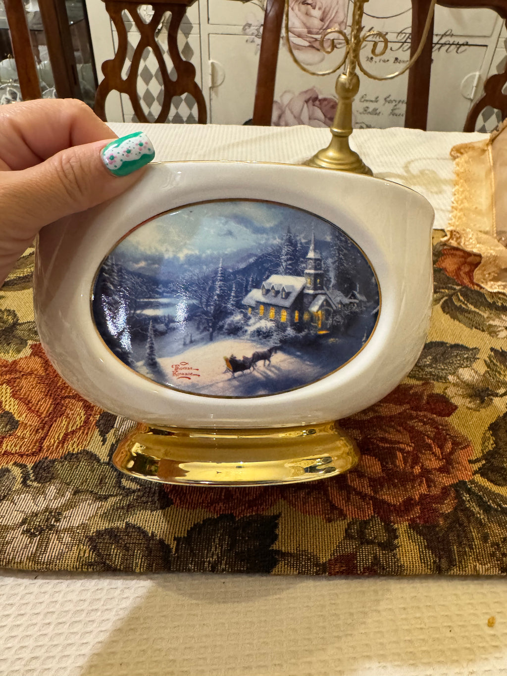 Decorative porcelain bowl