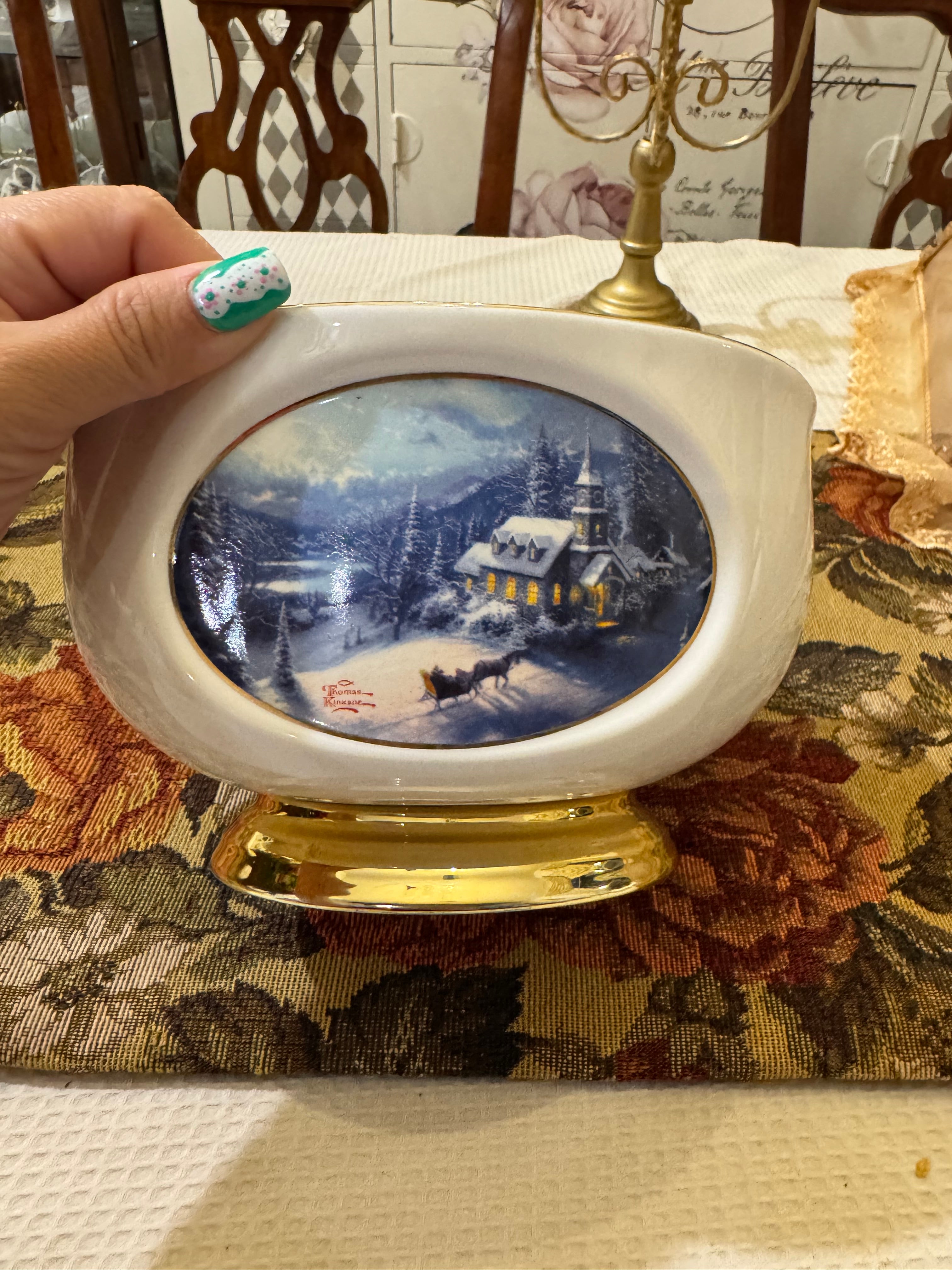 Decorative porcelain bowl