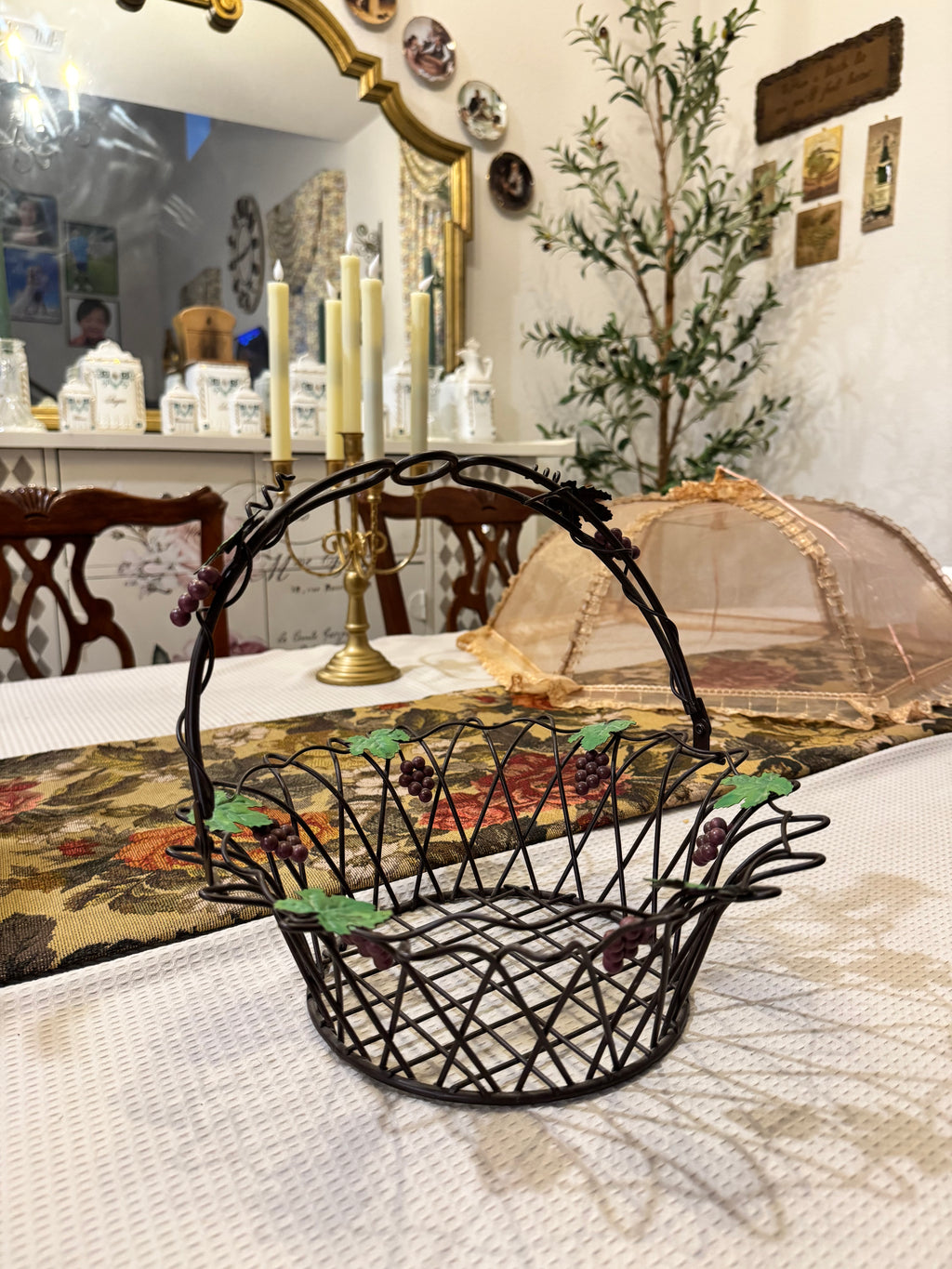 Decorative wire basket