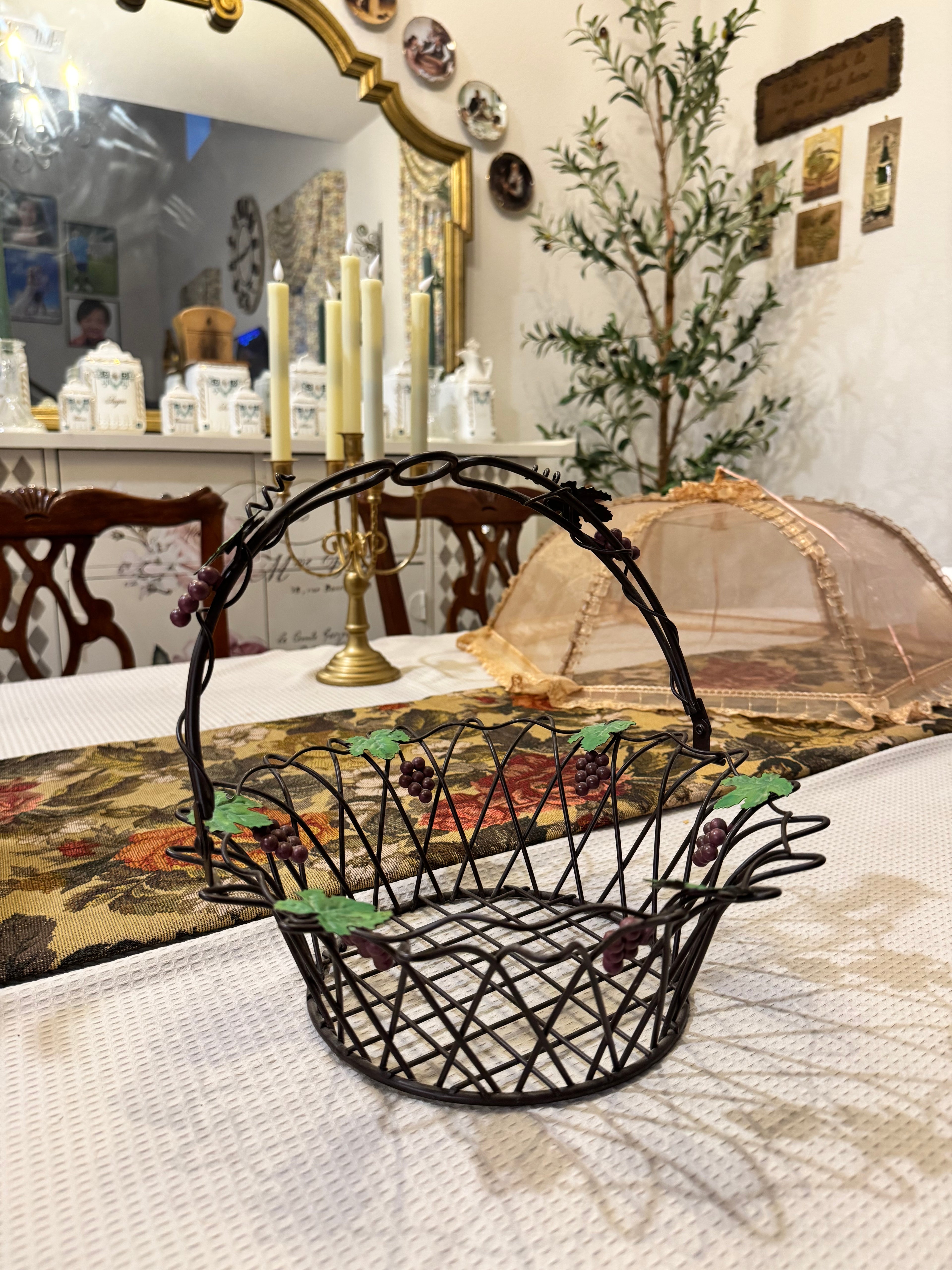 Decorative wire basket