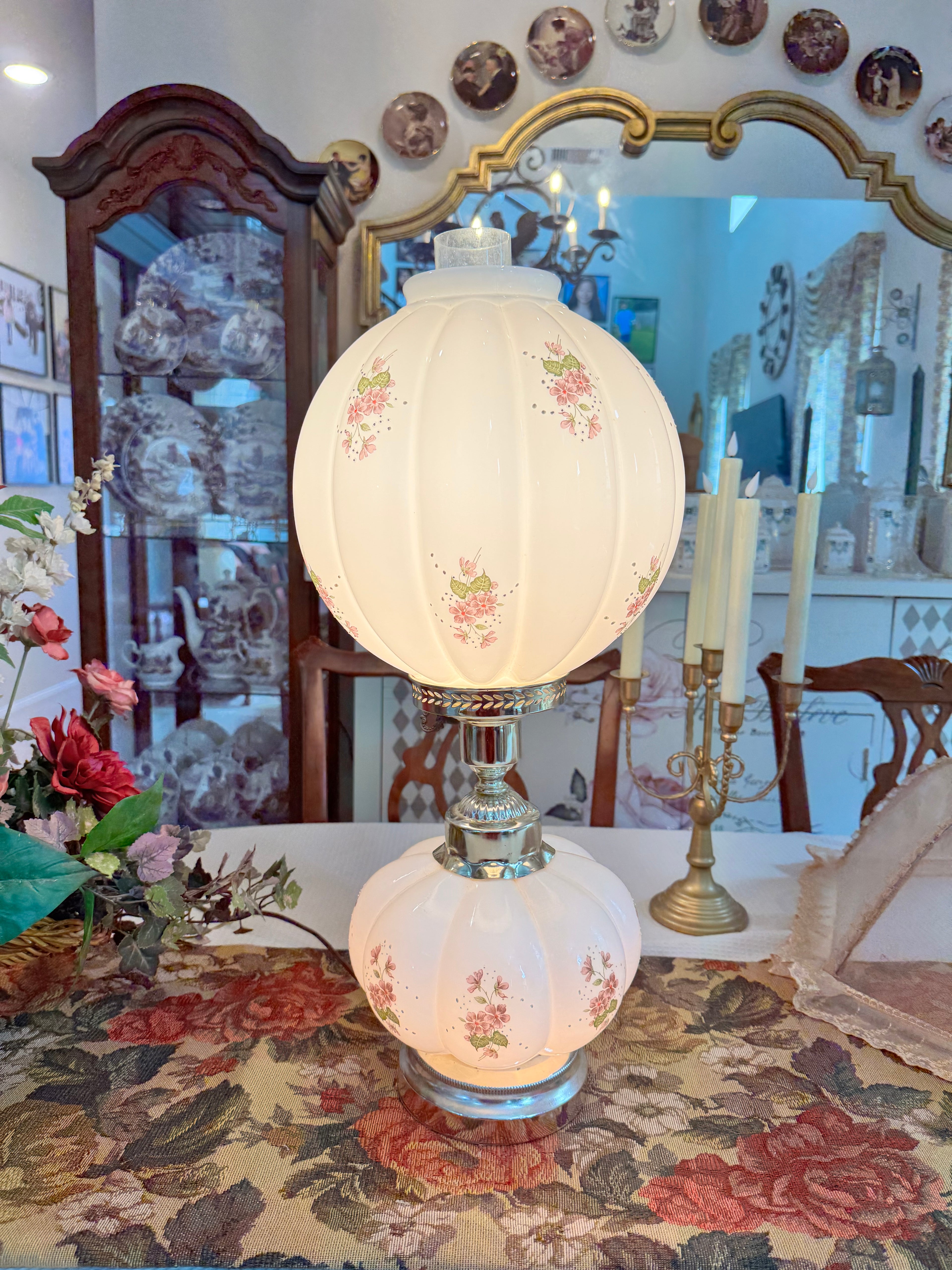 Double globe vintage "Gone with the Wind" style parlor lamp