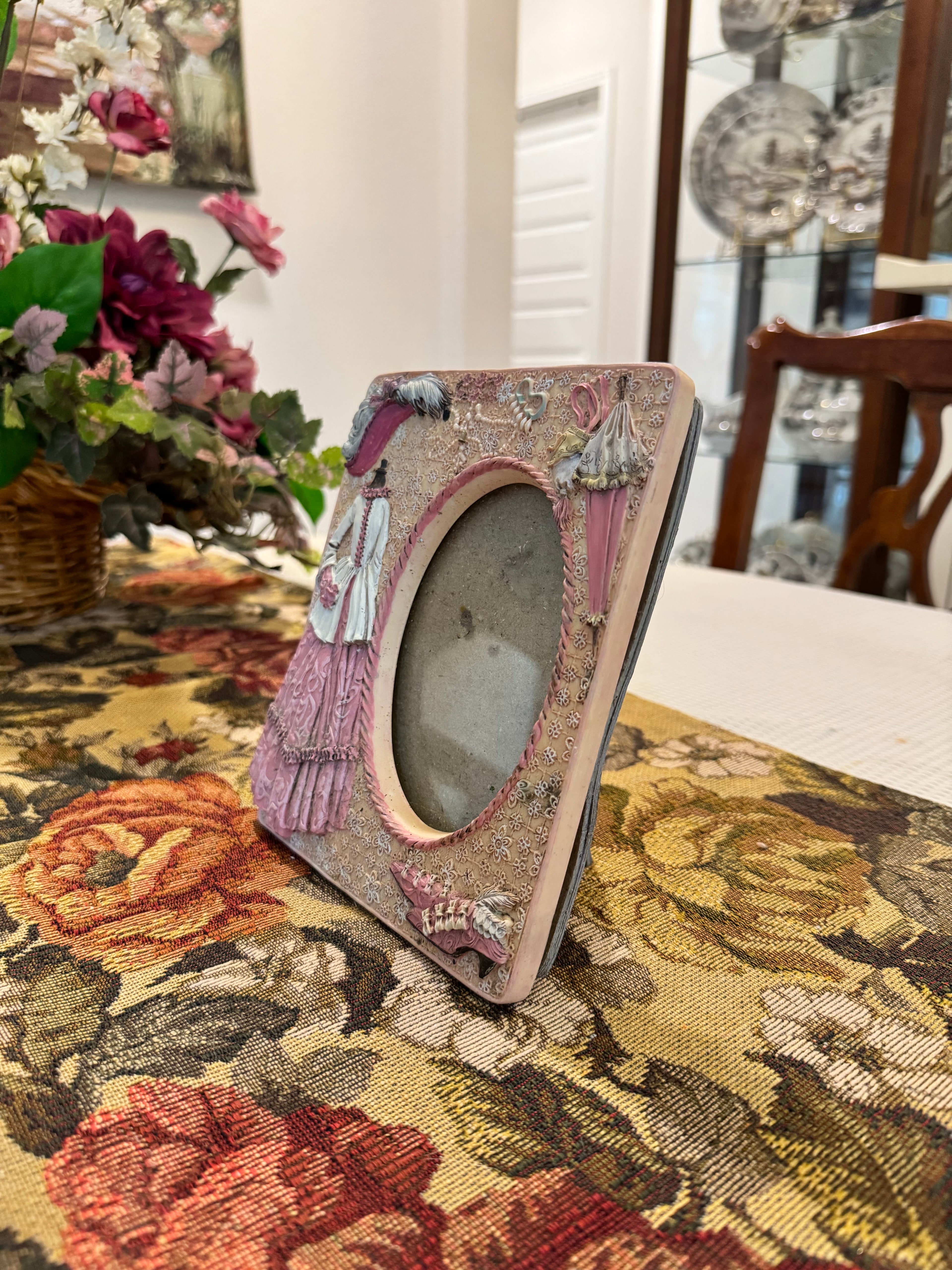 Vintage Victorian style picture frame