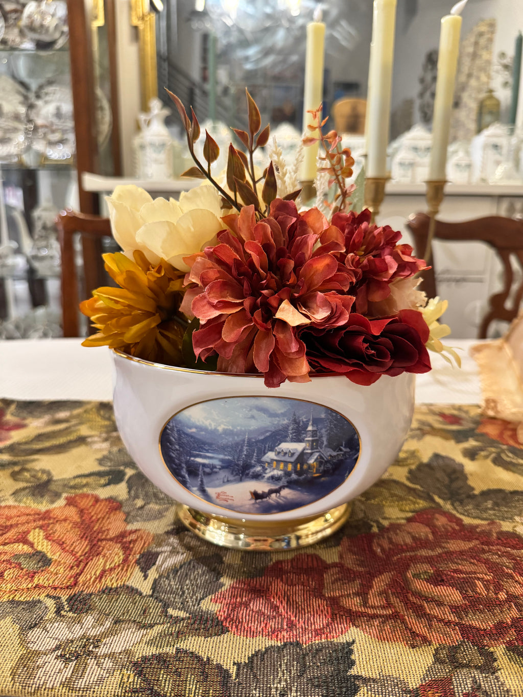 Decorative porcelain bowl