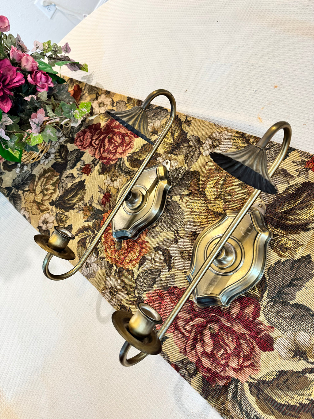 A pair of vintage MCM Homco brass hold metal wall sconce
