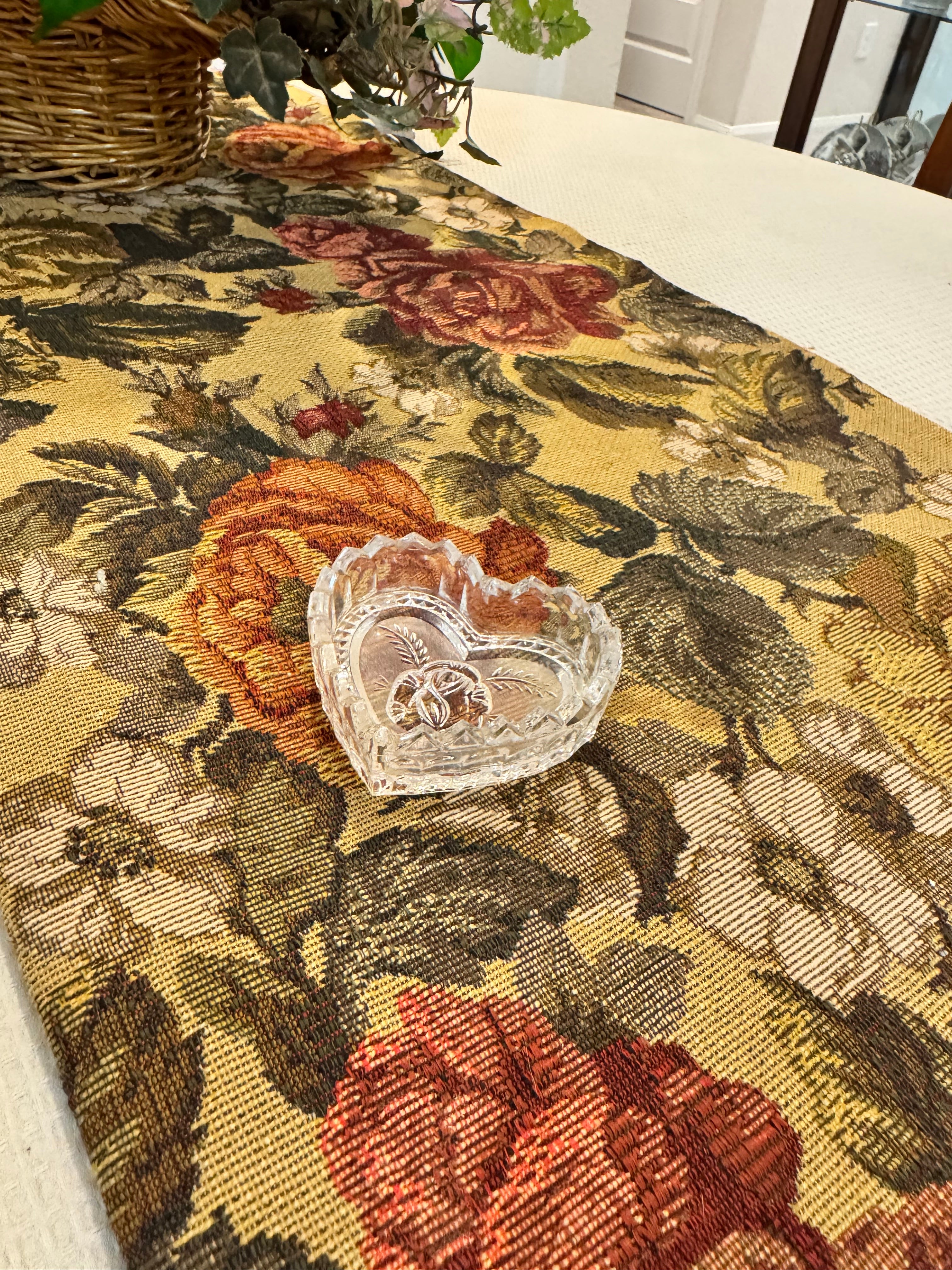 Hofbauer "The Byrdes" Collection crystal heart-shaped trinket dish