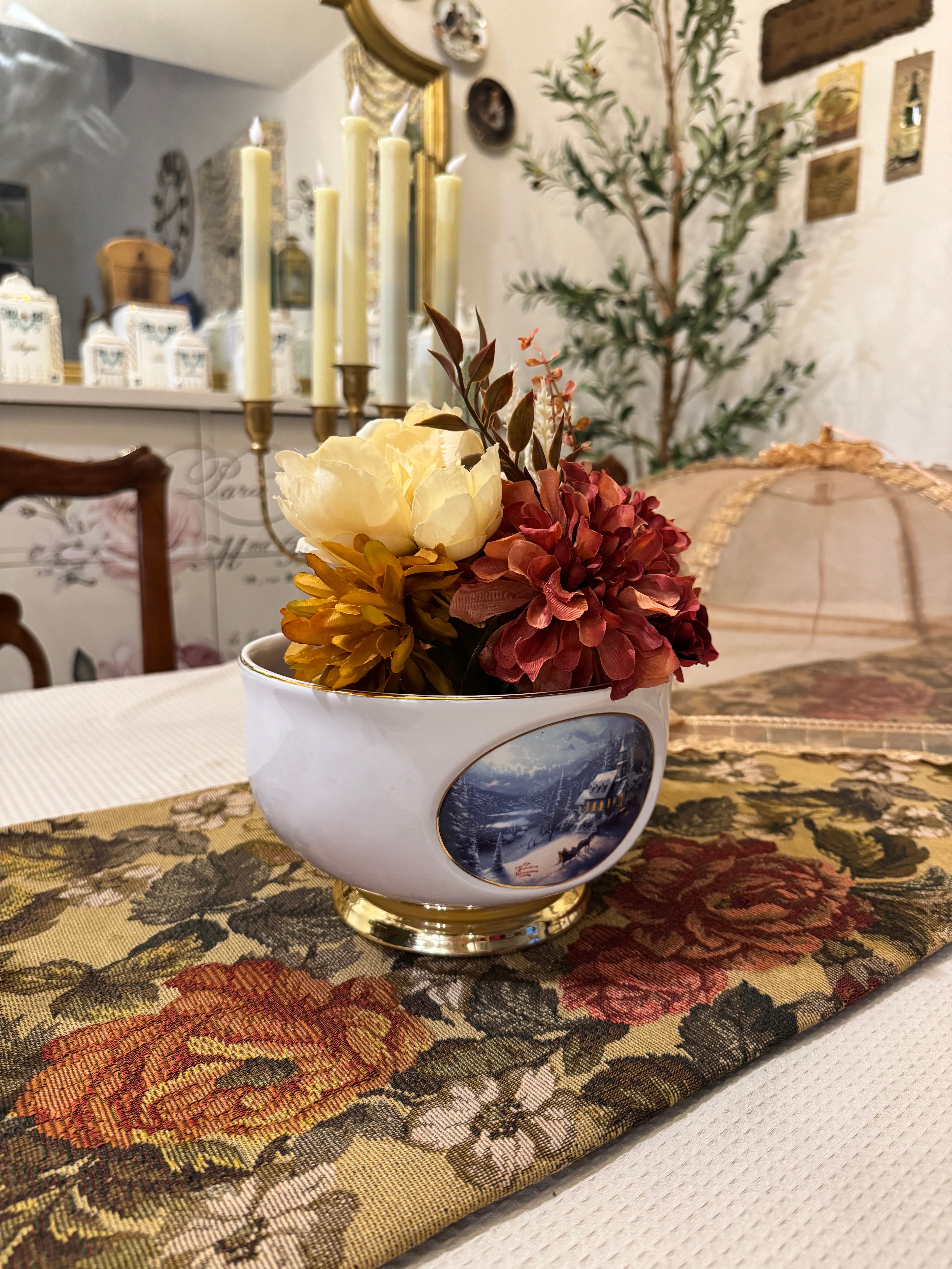 Decorative porcelain bowl