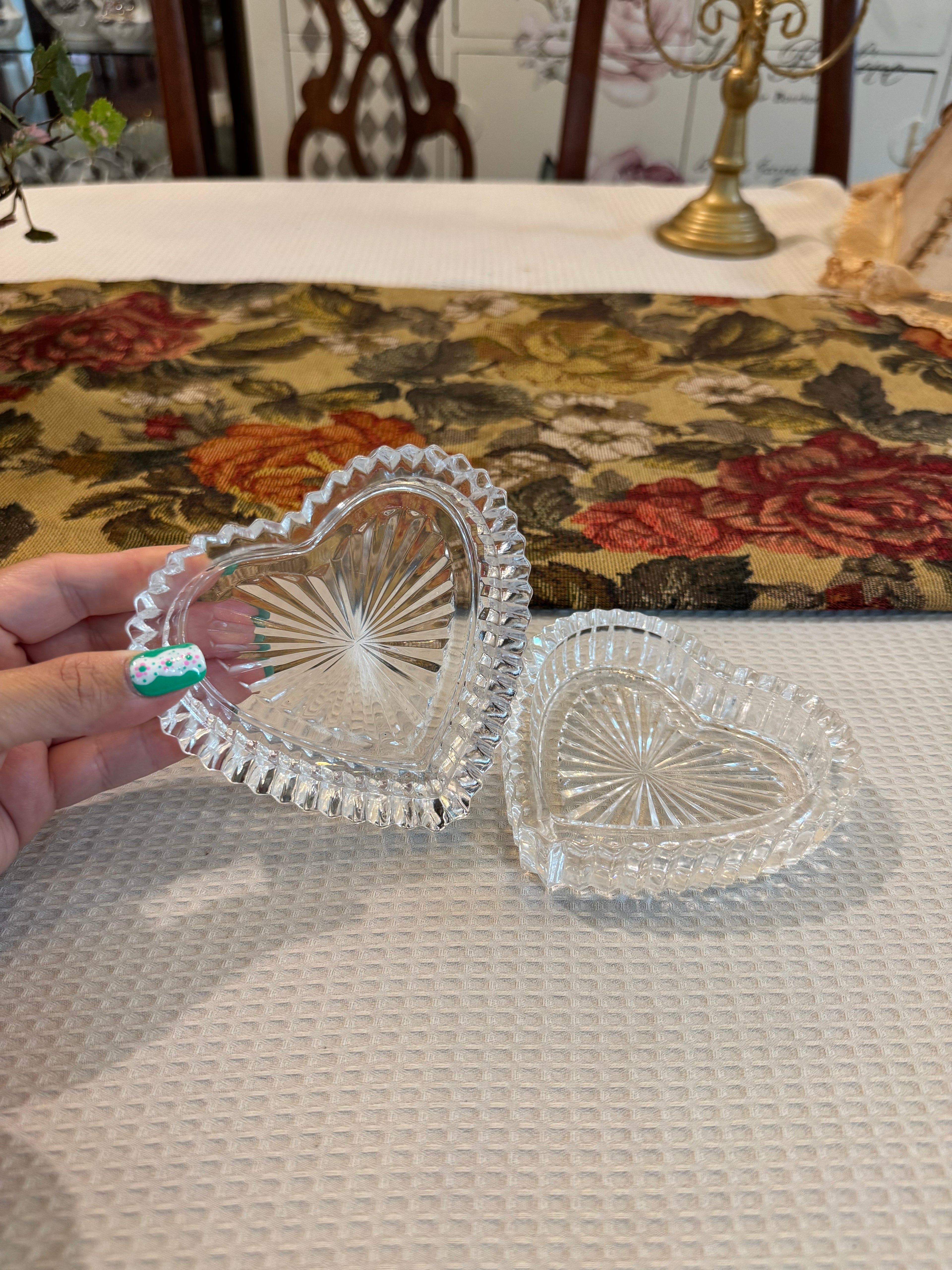 A pair of vintage lead crystal heart-shaped trinket dishes