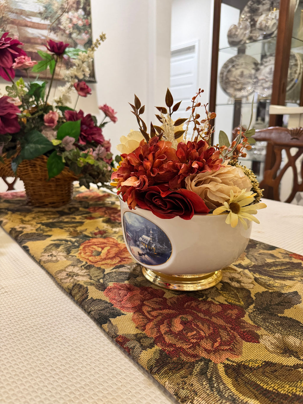 Decorative porcelain bowl